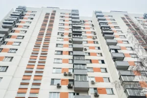 Капитальный ремонт на Каргопольской улице преобразил дом в Отрадном! kapitalnyj remont na kargopolskoj ulicze preobrazil dom v otradnom-lessontime-ru-0