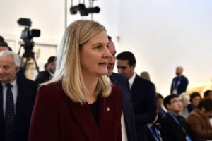 Кирсти Ковентри дала жесткий ответ о допуске россиян на Олимпиаду в Милане kirsti koventri dala zhestkij otvet o dopuske rossiyan na olimpiadu v milane-lessontime-ru-0