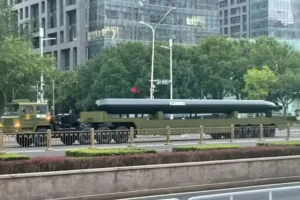 Китайские военные дроны успешно испытали новые подводные беспилотники kitajskie voennye drony uspeshno ispytali novye podvodnye bespilotniki-lessontime-ru-0