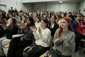 Людмила Бабушкина обсудила парламент, Путина и новую политику lyudmila babushkina obsudila parlament putina i novuyu politiku-lessontime-ru-0