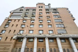 Мосгорсуд принял решение о выселении Ларисы Долиной по делу Полины Лурье mosgorsud prinyal reshenie o vyselenii larisy dolinoj po delu poliny lure-lessontime-ru-0