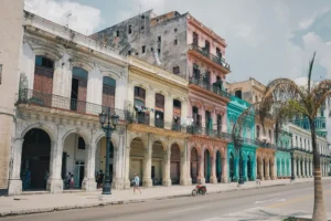 На фоне угроз Трампа Венесуэле российских туристов перебросили на Кубу na fone ugroz trampa venesuele rossijskih turistov perebrosili na kubu-lessontime-ru-0