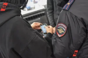 Полиция и ФСБ Сургута пресекли криминальную работу с SIM-картами и сим-боксом policziya i fsb surguta presekli kriminalnuyu rabotu s kartami i simboksom-lessontime-ru-0