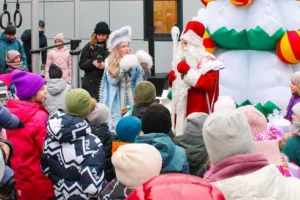 Праздничные события для детей участников СВО в Хорошево‑Мневниках и на площади Революции prazdnichnye sobytiya dlya detej uchastnikov svo v horoshevomnevnikah i na ploshhadi revolyuczii-lessontime-ru-0