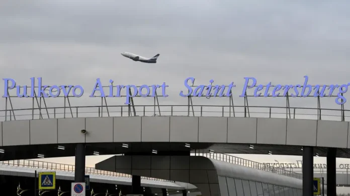 pulkovo priostanavlivaet rabotu rejsov izza ugrozy bespilotnikov passazhiram pomogayut-lessontime-ru-0