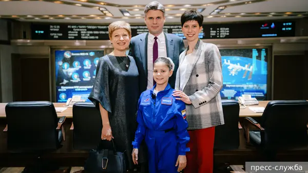 Путин исполнил мечту школьницы о визите в Звездный городок