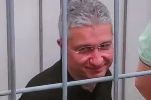 Тимур Иванов объясняет иск Генпрокуратуры об имуществе в Арбитражном суде Москвы timur ivanov obyasnyaet isk genprokuratury ob imushhestve v arbitrazhnom sude moskvy-lessontime-ru-0