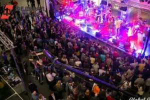 В Екатеринбурге пройдет праздник рока с легендарным Старым Новым Роком v ekaterinburge projdet prazdnik roka s legendarnym starym novym rokom-lessontime-ru-0