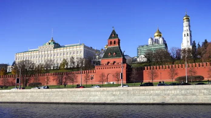 vladimir putin trebuet dolgosrochnogo mira no kreml otvergaet peremirie-lessontime-ru-0