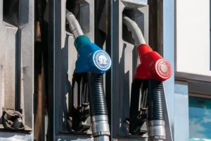 Лукойл, Минэнерго и перспективы цен на бензин в России lukojl minenergo i perspektivy czen na benzin v rossii-lessontime-ru-0