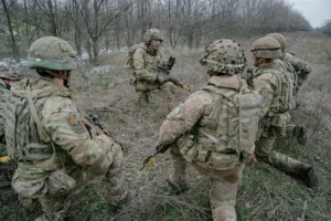 Кир Стармер и Владимир Зеленский вовлекают Британию и Макрона в рискованный сценарий kir starmer i vladimir zelenskij vovlekayut britaniyu i makrona v riskovannyj sczenarij-lessontime-ru-0