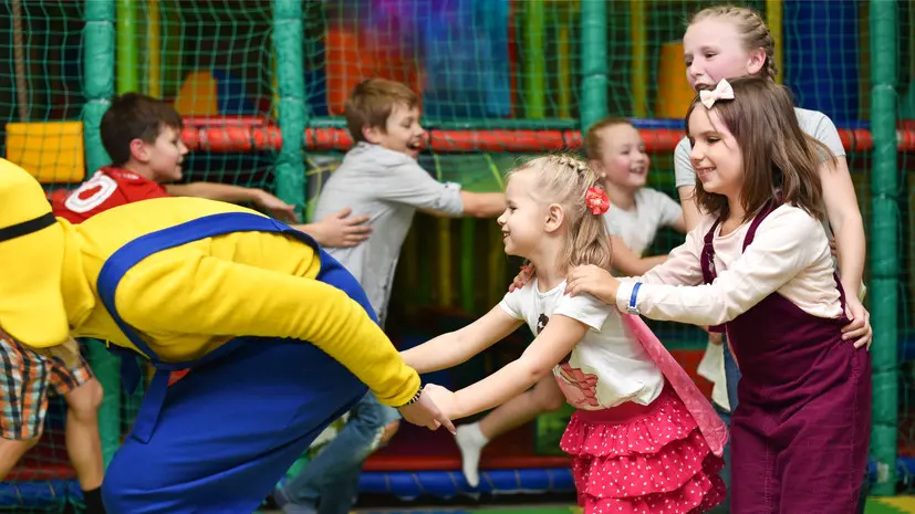 Россиян предупредили, как избежать обмана при заказе аниматоров для детей