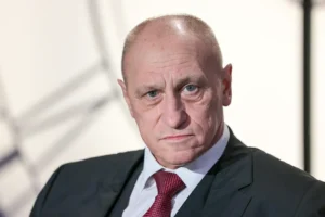 Аузан, Фадеев и МГУ: Проект о новой экономике для всех auzan fadeev i mgu proekt o novoj ekonomike dlya vseh-lessontime-ru-0