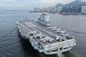 Авианосец «Шаньдун» прибыл в Юйлинь – новый этап для ВМС НОАК avianosecz shandun pribyl v yujlin novyj etap dlya vms noak-lessontime-ru-0