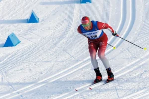 Большунов и необычная история с флагом на Sudtirol Moonlight Classic bolshunov i neobychnaya istoriya s flagom na -lessontime-ru-0