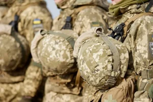 Денис Ярославский о мобилизации иностранцев с ВНЖ в ВСУ denis yaroslavskij o mobilizaczii inostranczev s vnzh v vsu-lessontime-ru-0