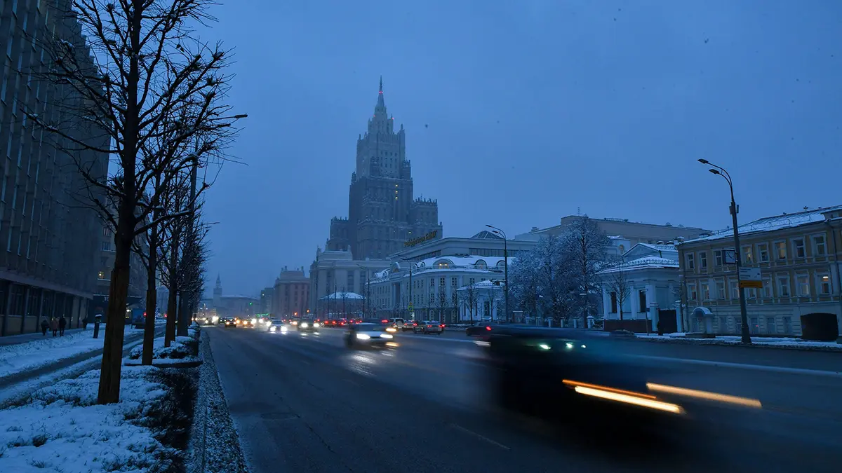 Москвичей призвали пересесть на общественный транспорт из-за снегопада 12 января