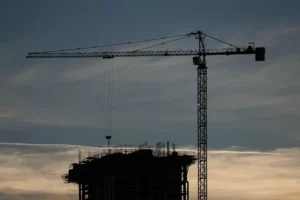 ВСУ наносят удары БПЛА по Курску – Александр Хинштейн сообщает детали vsu nanosyat udary bpla po kursku aleksandr hinshtejn soobshhaet detali-lessontime-ru-0