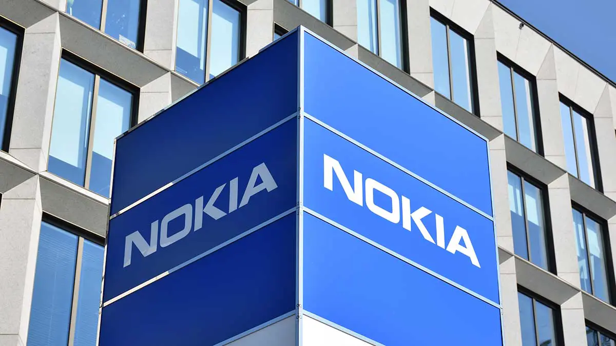 Мужчина из Ливии получил посылку с телефонами Nokia из 2010 года
