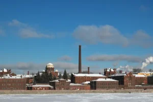 Группа «КВС» запустит новый культурный проект в бывшем СИЗО «Кресты» gruppa kvs zapustit novyj kulturnyj proekt v byvshem sizo kresty-lessontime-ru-0