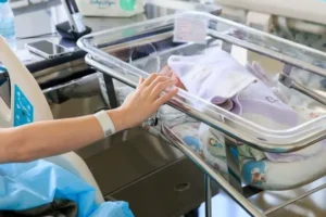 Как консультант по грудному вскармливанию помогает родителям kak konsultant po grudnomu vskarmlivaniyu pomogaet roditelyam-lessontime-ru-0