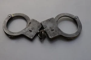 Кузьминский суд освободил Евгения Брюна по медицинским основаниям kuzminskij sud osvobodil evgeniya bryuna po mediczinskim osnovaniyam-lessontime-ru-0