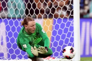 Матвей Сафонов вернулся к тренировкам с ПСЖ после травмы matvej safonov vernulsya k trenirovkam s pszh posle travmy-lessontime-ru-0