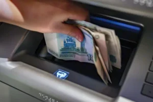 Минфин и ЦБ: новые меры для защиты граждан у банкоматов minfin i czb novye mery dlya zashhity grazhdan u bankomatov-lessontime-ru-0