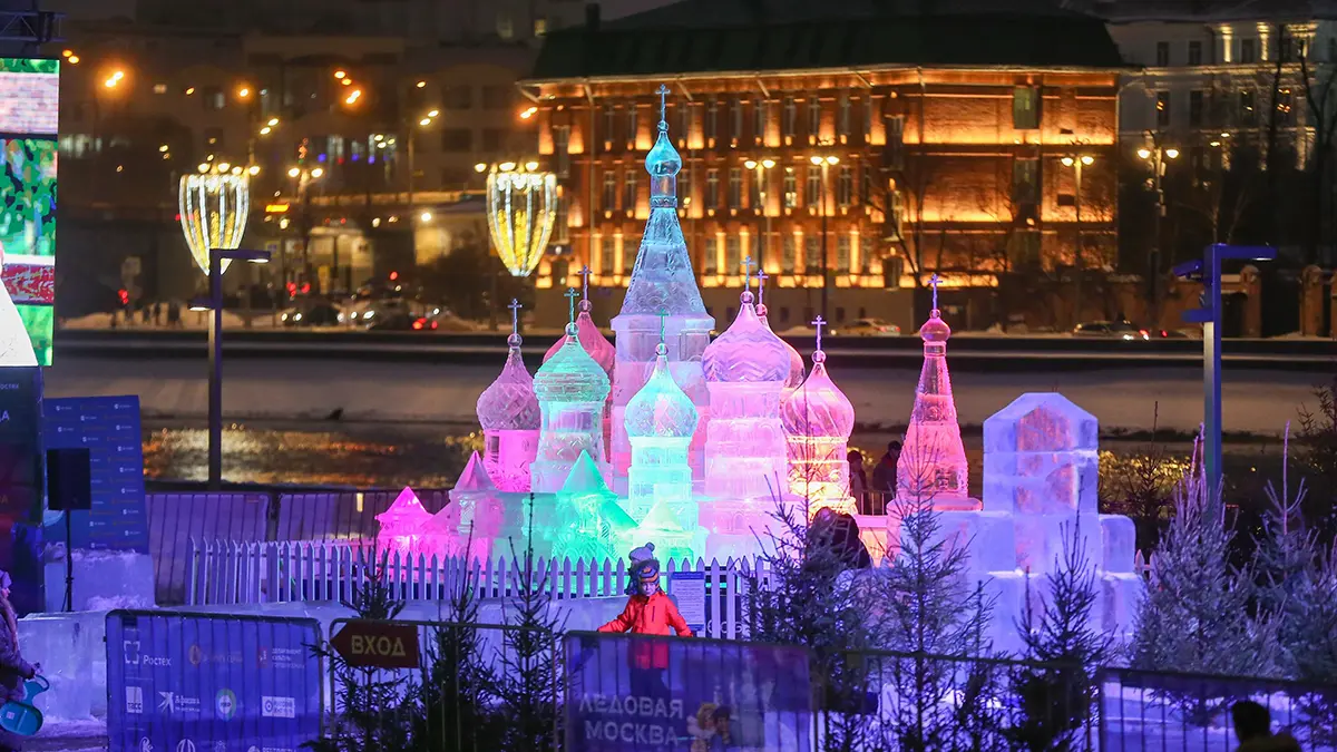 Мужчина попытался украсть ледовую скульптуру «Ледовая Москва»