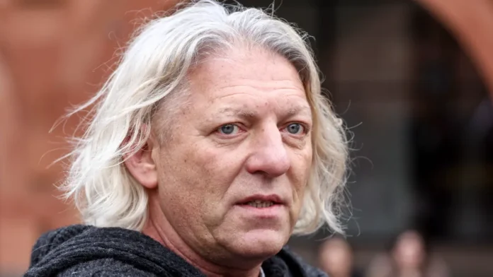 olejnikov proshhaetsya s mendeleevym i troekurovskim kladbishhem-lessontime-ru-0