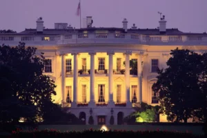 Россия и США находят пути решения по танкеру «Маринера» после заявления Белого дома rossiya i ssha nahodyat puti resheniya po tankeru marinera posle zayavleniya belogo doma-lessontime-ru-0