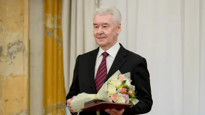 sergej sobyanin vruchil premii soyuz zhurnalistov oczenil geroev slova-lessontime-ru-0