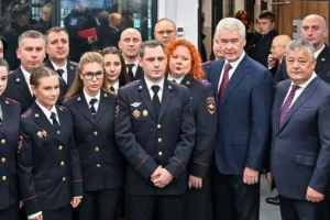 Собянин и Баранов открыли новый отдел ОВД в Щербинке sobyanin i baranov otkryli novyj otdel ovd v shherbinke-lessontime-ru-0