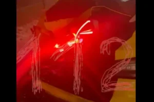 В Москве «Газель» врезалась в такси с пассажиркой возле Царицыно v moskve gazel vrezalas v taksi s passazhirkoj vozle czariczyno-lessontime-ru-0