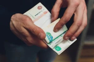 В России наблюдается рост зарплат и МРОТ в IT, открывающий новые перспективы v rossii nablyudaetsya rost zarplat i mrot v otkryvayushhij novye perspektivy-lessontime-ru-0