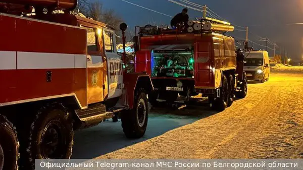 Резервуары загорелись на нефтебазе в Белгородской области после атаки БПЛА