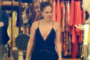 Дженнифер Лопес вышла в свет в роскошном платье и с Hermes Kelly dzhennifer lopes vyshla v svet v roskoshnom plate i s -lessontime-ru-0