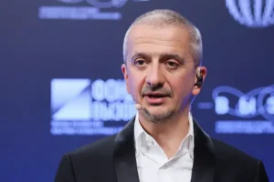 Алиса Сапегина поддержала инициативу Богомолова для студентов МХАТ alisa sapegina podderzhala inicziativu bogomolova dlya studentov mhat-lessontime-ru-0