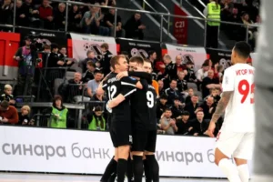 Триумф «Сианы» над лидером: свердловцы вновь переиграли КПРФ в футзале triumf siany nad liderom sverdlovczy vnov pereigrali kprf v futzale-lessontime-ru-0