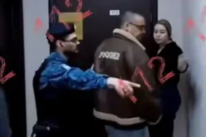 Алексей Долматов (Гуф) прибыл в суд в патриотичной куртке aleksej dolmatov guf pribyl v sud v patriotichnoj kurtke-lessontime-ru-0