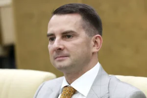 Госдума поддержит семейные пары с 50-летним стажем – Ярослав Нилов gosduma podderzhit semejnye pary s 50letnim stazhem yaroslav nilov-lessontime-ru-0