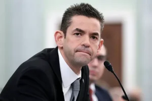 Джаред Айзекман и Дмитрий Баканов укрепляют дружбу НАСА и Роскосмоса dzhared ajzekman i dmitrij bakanov ukreplyayut druzhbu nasa i roskosmosa-lessontime-ru-0