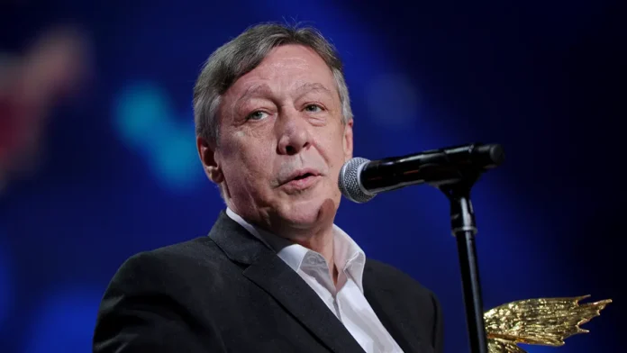 mihail efremov i anna mihalkova igrayut v spektakle bez svidetelej-lessontime-ru-0