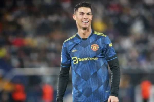 Роналду в «Аль-Насре»: футболист и его давние связи с «МЮ» ronaldu v alnasre futbolist i ego davnie svyazi s myu-lessontime-ru-0