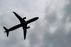 Airbus A319 авиакомпании Россия успешно вернулся в Красноярск 319 aviakompanii rossiya uspeshno vernulsya v krasnoyarsk-lessontime-ru-0