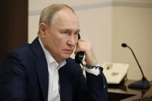 Путин и Пезешкиан обсудили поддержку Кремля, его инициативы putin i pezeshkian obsudili podderzhku kremlya ego inicziativy-lessontime-ru-0