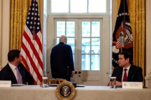 Дональд Трамп и Белый дом как события в Иране объединили США donald tramp i belyj dom kak sobytiya v irane obedinili ssha-lessontime-ru-0