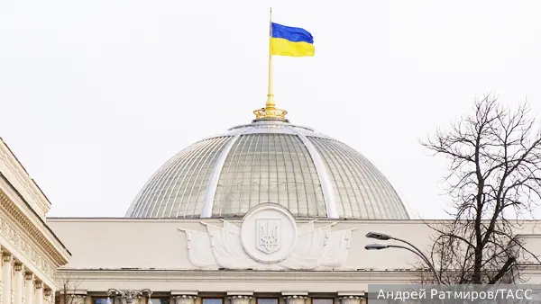 Полиция и военные прибыли в центр Киева из-за кризиса в Раде