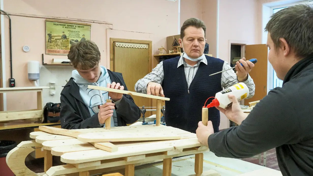 В России появится единый учебник по труду для учеников 5-9-х классов
