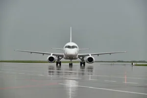 Внуково и Шереметьево вновь принимают рейсы по решению Росавиации vnukovo i sheremetevo vnov prinimayut rejsy po resheniyu rosaviaczii-lessontime-ru-0